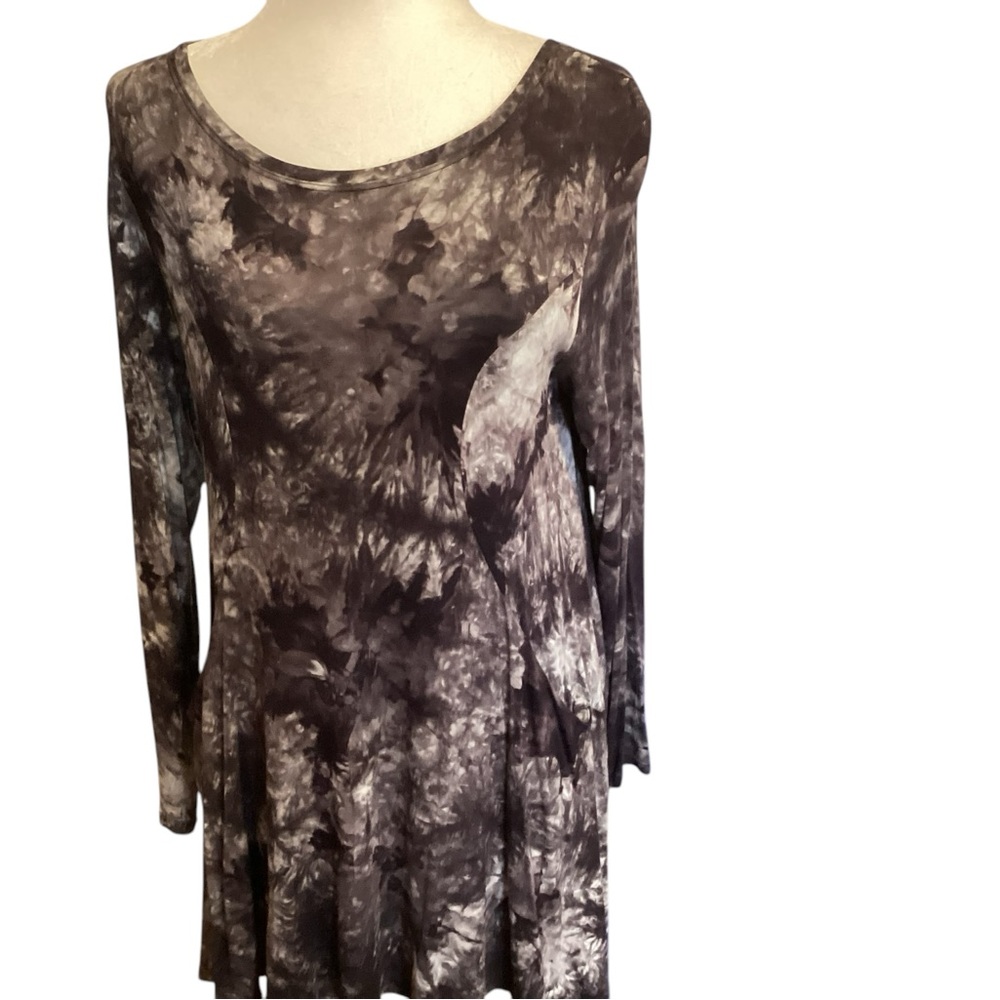 Niche square jersey top in black/ grey size medium.